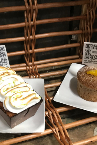Europian - Desserts portant une étiquette comestible contenant un code QR
