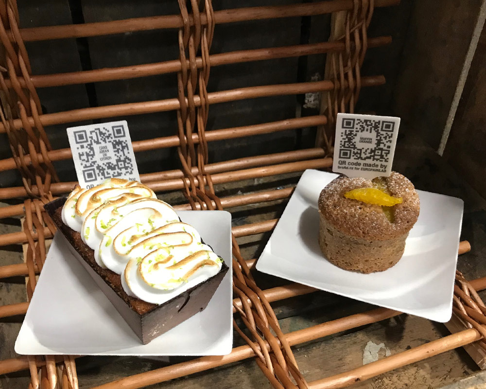 Europian - Desserts portant une étiquette comestible contenant un code QR